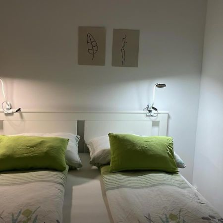 Best Rated Central Apartment Vienna - Ac, Wifi, 24H7Days Self Check-In, Board Games, Netflix Luaran gambar